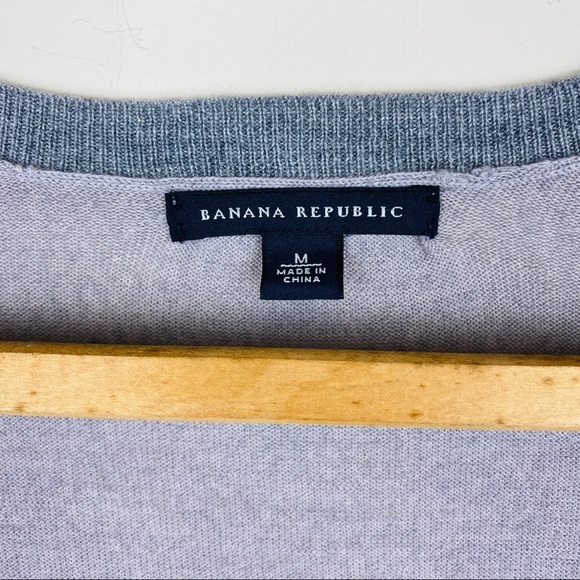 Banana Republic || 100% Merino Wool Cardigan; M - Picture 3 of 10